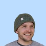 Handmade VAGOBEANIE in its black variation GÄBI