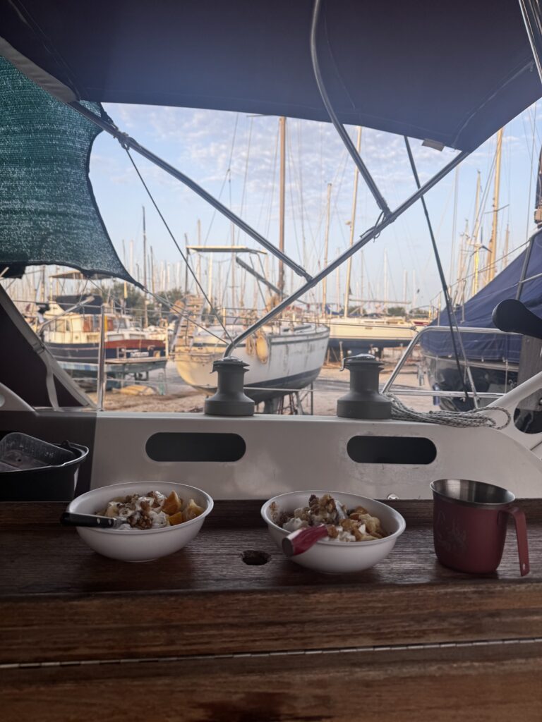 breakfast in the marina